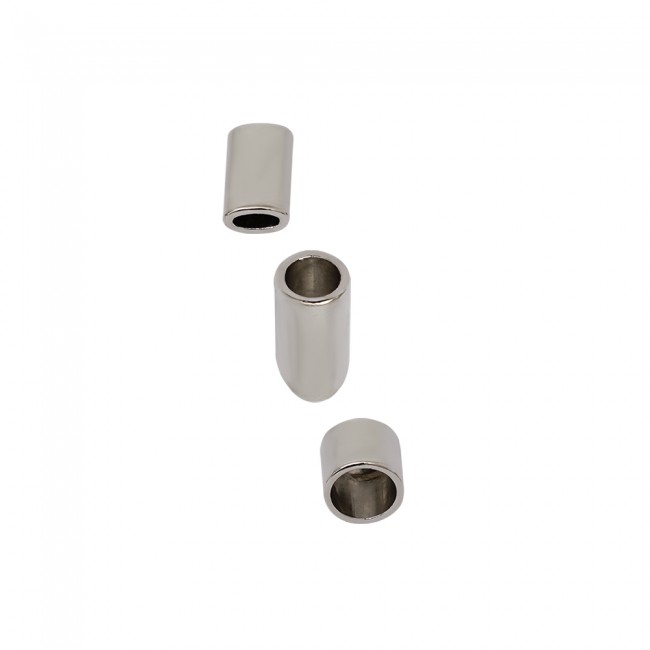 Facettierte Kordelenden aus Zamak - 2 — Senkelenden (Aglets), Detailansicht, Ata Buttons Türkei