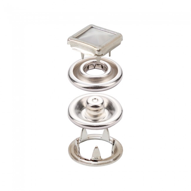 Krallen-Druckknopf mit quadratischer Kappe — Druckknöpfe, Detailansicht, Ata Buttons Türkei